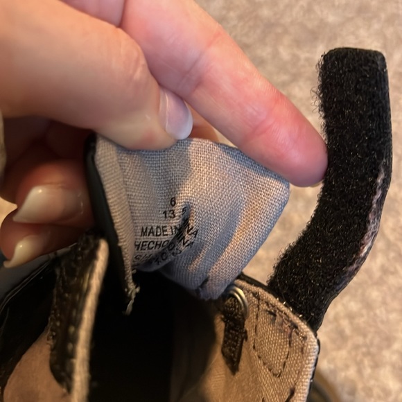 New Balance & Old Navy toddler shoes size 6 - Picture 5 of 7